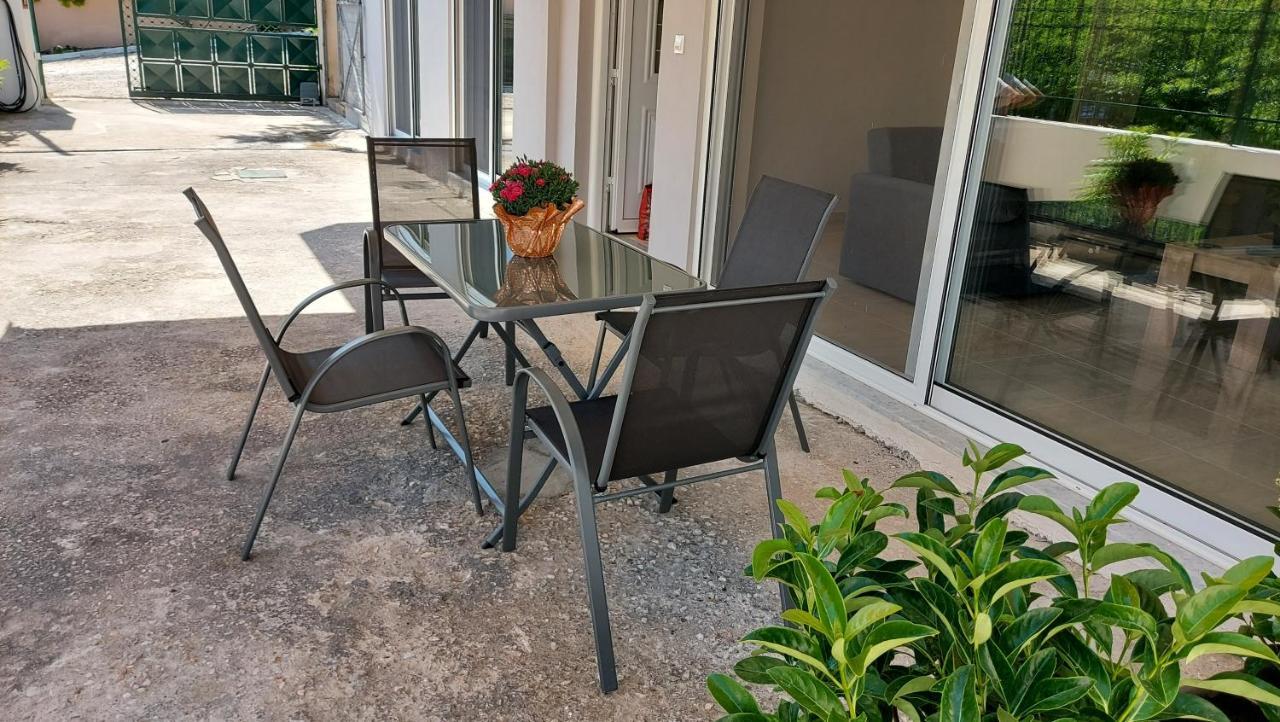 Filoxenia House Near Airport Apartman Vravróna Kültér fotó